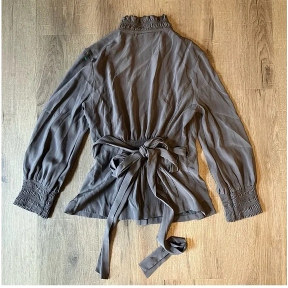 Diane Von Furstenburg Gray Silk Wrap 6 EUC - Picture 3 of 9